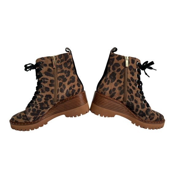 NWOT Vince Camuto Debsen Lug Sole Leopard Print Lace-Up Boots Size 7 1/2 - Picture 7 of 8